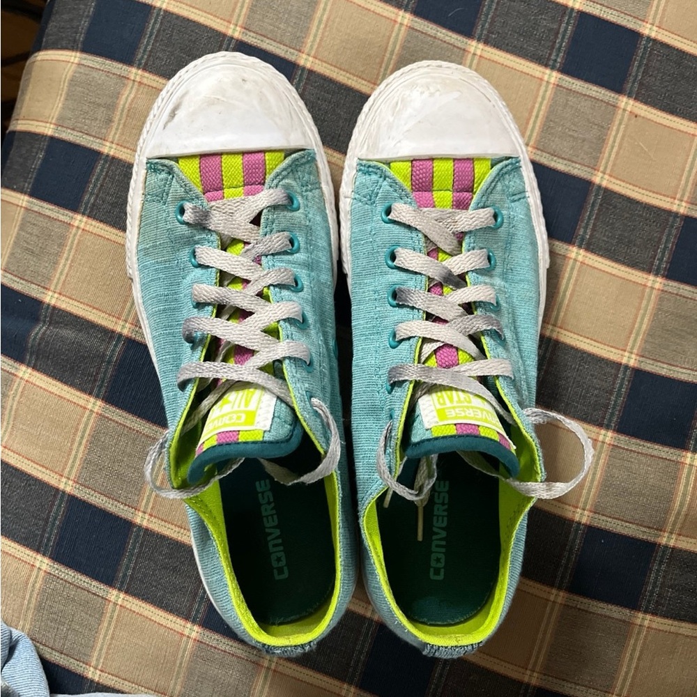 Blue Converse sneakers with a bold design!